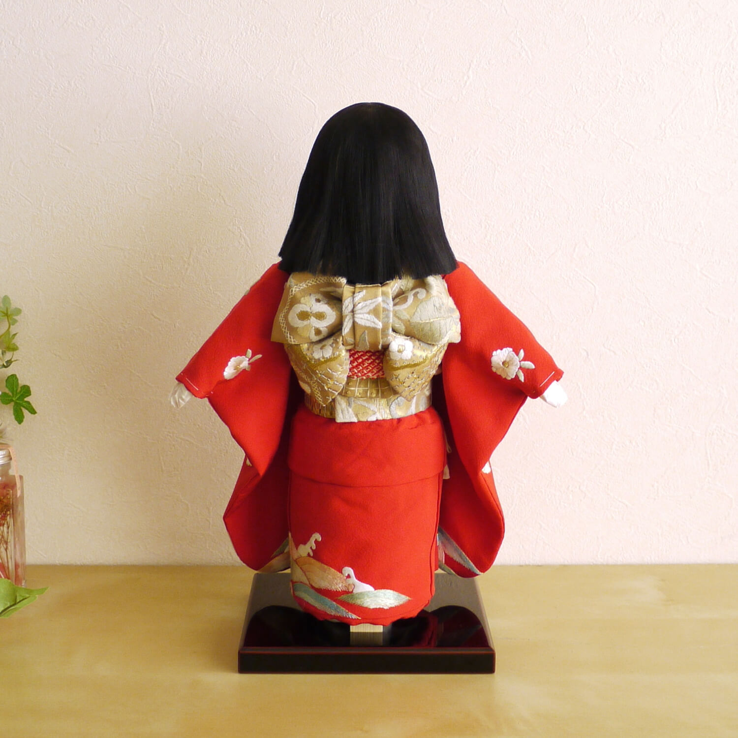 元賀章介作 10号(尺) 正絹手刺繍 おしどり 赤色 手塗本漆台 市松人形 